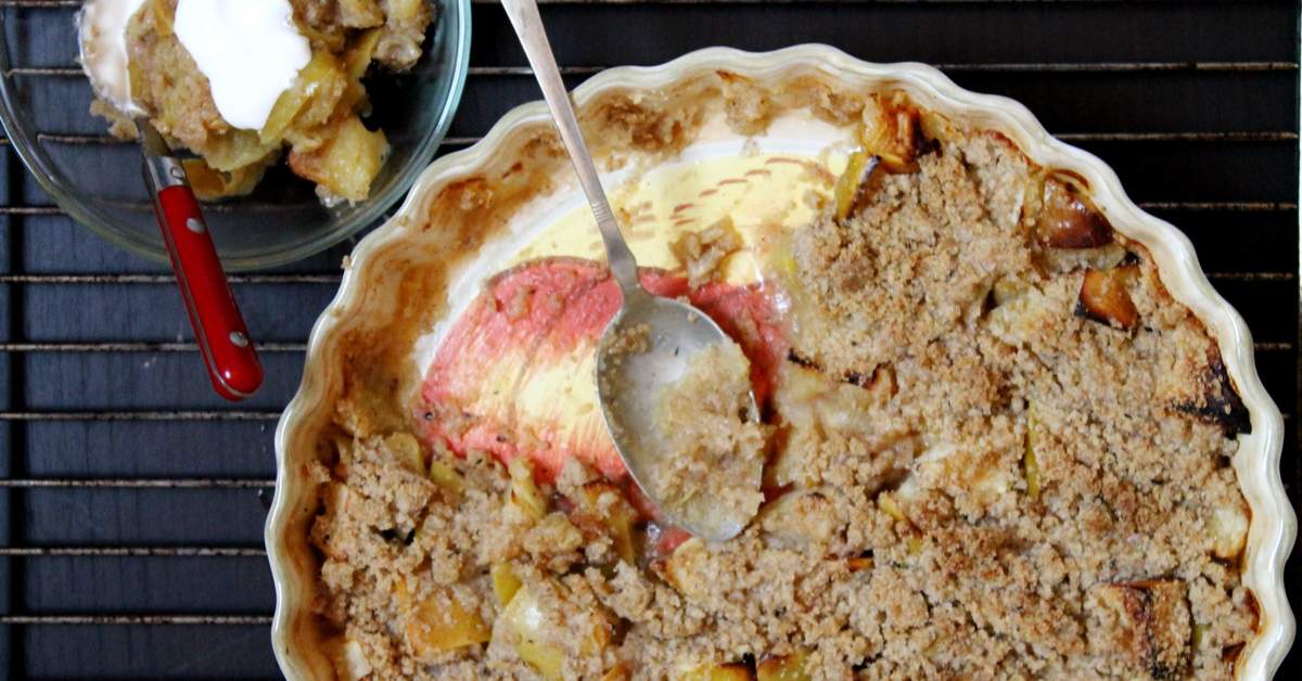 Gluténmentes almás morzsasütemény